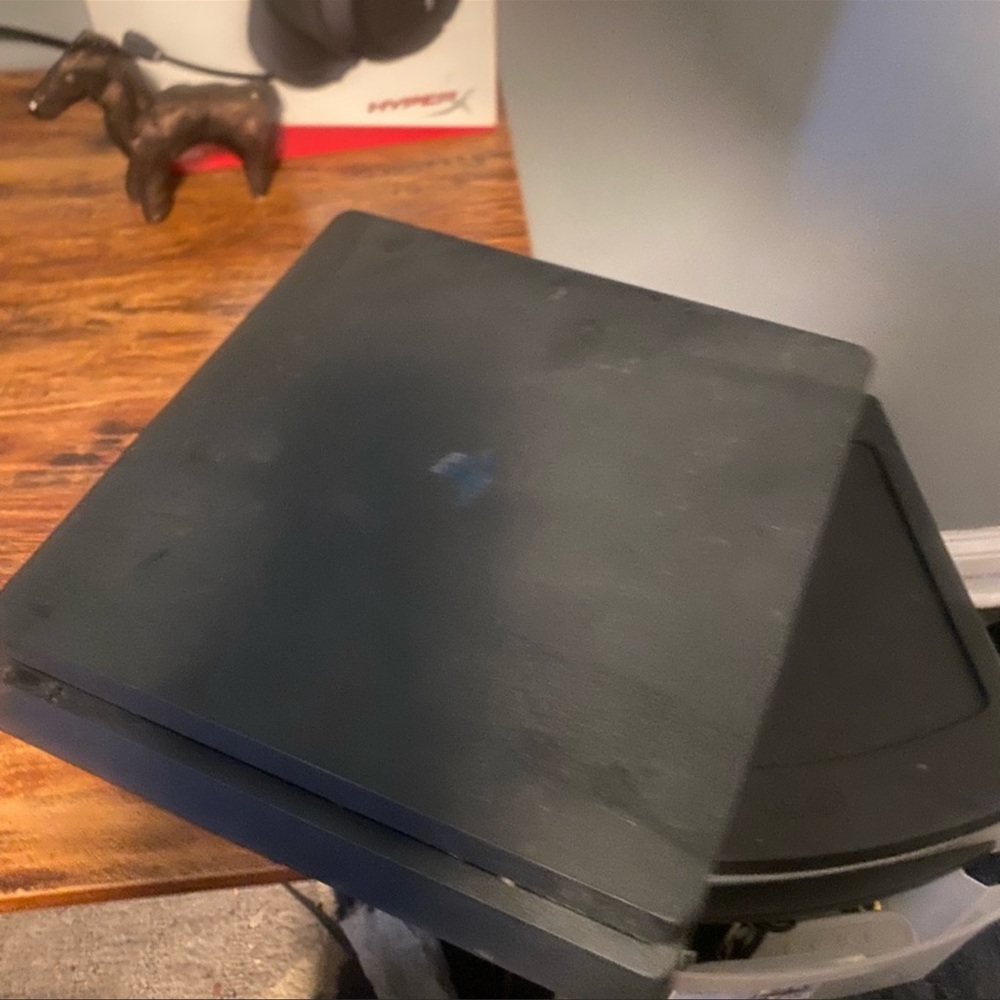 Ps4 slim 1TB